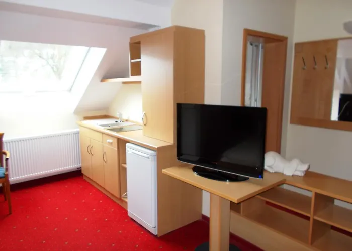 Hotel Monteurzimmer Thalfried 4*