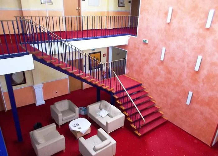 Hotel Monteurzimmer Thalfried 4*